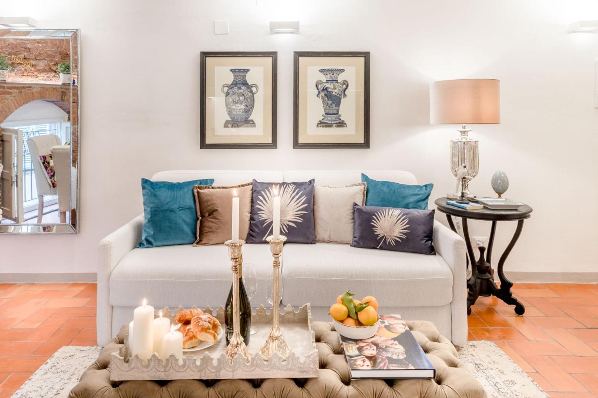 Casa Colosseum, A Million Dollar's View: The Colosseum. Luxury 1 Bedroom 1 Bathroom *